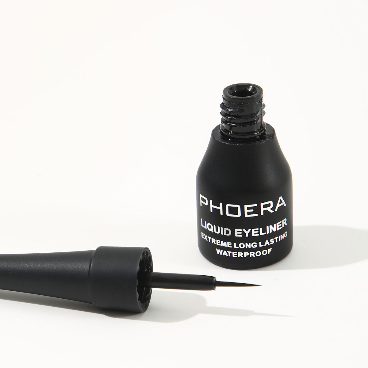 Ultra-Matte Precision Eyeliner